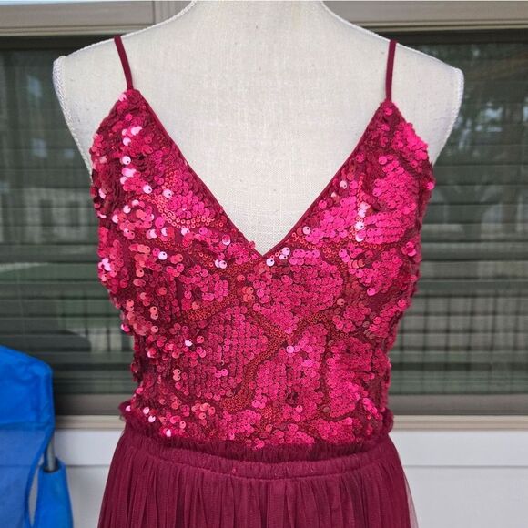 Soieblu Sequins and Tulle Backless Long Gown Size Large - Picture 9 of 9